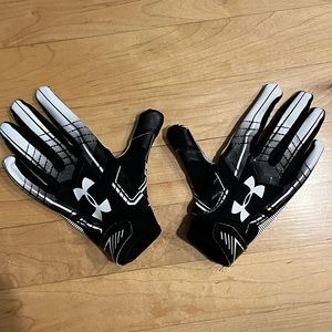 Football gloves. Under Armor. Youth Large. Like new.